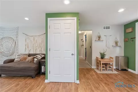 206 N Adrian St, Lyons, OH 43533 photo 16