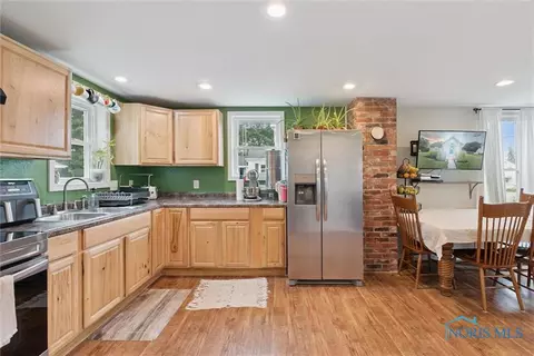 206 N Adrian St, Lyons, OH 43533 photo 14