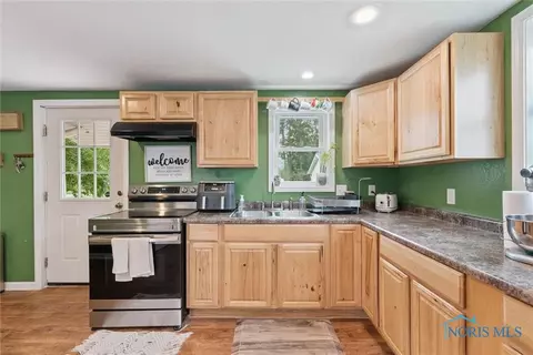 206 N Adrian St, Lyons, OH 43533 photo 13