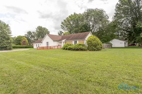 4225 Graceway Dr, Toledo, OH 43606