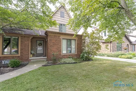 1245 Applegate St, Waterville, OH 43566