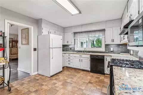 147 Bell Ave, Findlay, OH 45840 photo 9