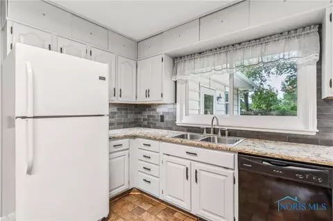 147 Bell Ave, Findlay, OH 45840 photo 8