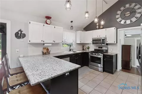 725 Donovan Rd, Curtice, OH 43412 photo 9