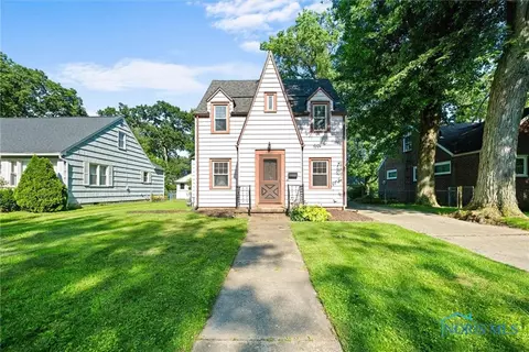 4804 Harvest Ln, Toledo, OH 43623