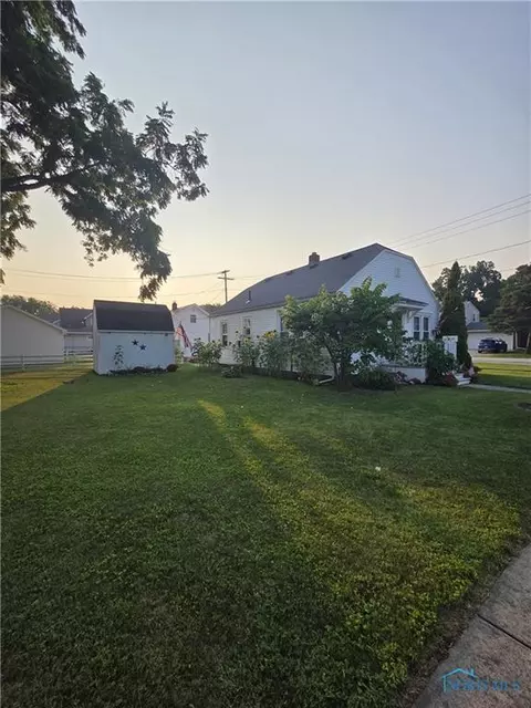 112 Guy St, Walbridge, OH 43465 photo 11