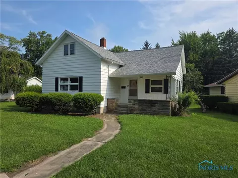 40 W Main St, Leipsic, OH 45856