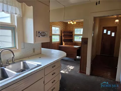 40 W Main St, Leipsic, OH 45856 photo 2