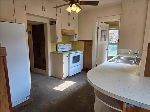 40 W Main St, Leipsic, OH 45856 photo 4