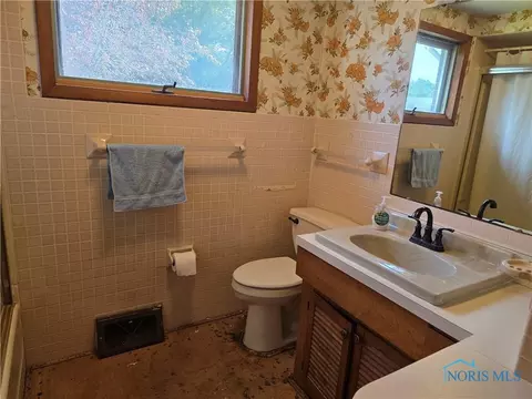 40 W Main St, Leipsic, OH 45856 photo 11