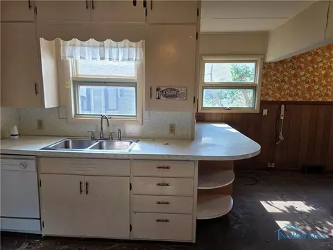 40 W Main St, Leipsic, OH 45856 photo 3