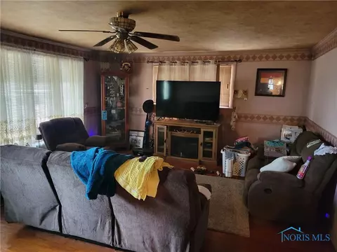 508 N Johnson St, Ada, OH 45810 photo 6