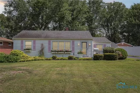 1031 Maple St, Perrysburg, OH 43551