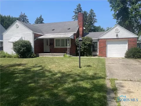 3102 Heatherdowns Blvd, Toledo, OH 43614