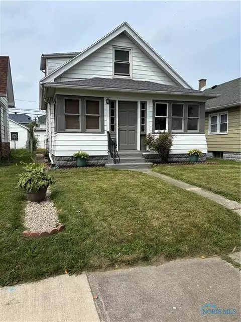 146 Walnut St, Rossford, OH 43460