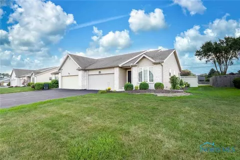 312 Winter Pine Dr, Findlay, OH 45840