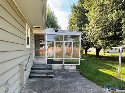 324 E North St, Deshler, OH 43516 photo 23
