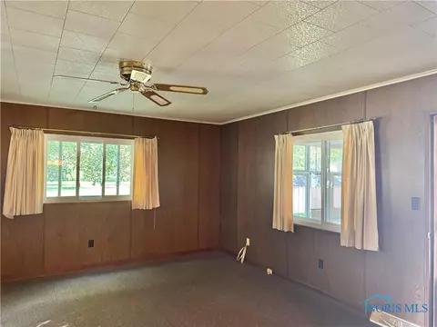 324 E North St, Deshler, OH 43516 photo 8