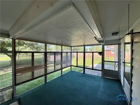 324 E North St, Deshler, OH 43516 photo 22