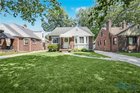 4242 Grantley Rd, Toledo, OH 43613