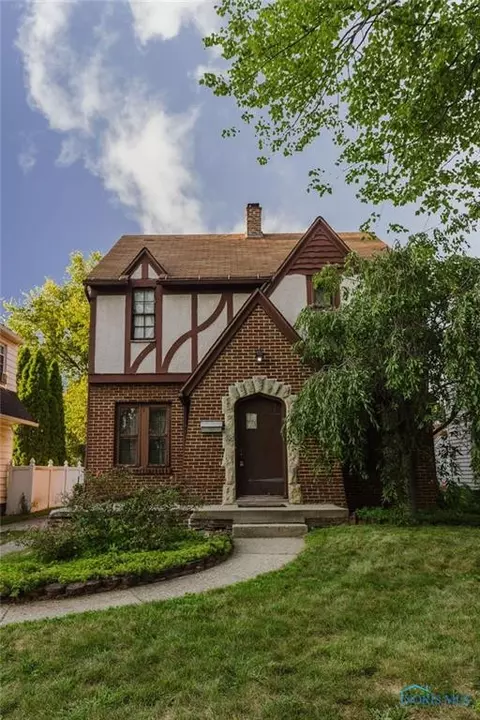 3016 Berdan Ave, Toledo, OH 43613