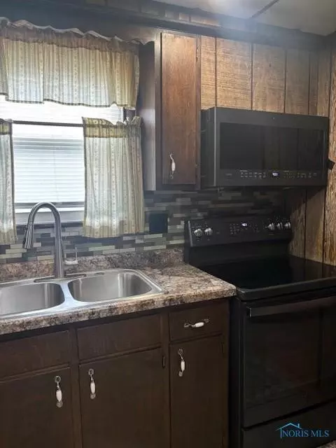 648 Hazel Ave, Lima, OH 45801 photo 4
