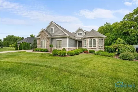 3963 Timber Valley Dr, Maumee, OH 43537