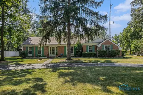 25441 Thompson Rd, Perrysburg, OH 43551