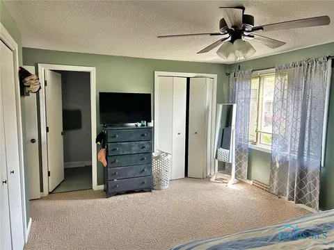 Bedroom - 726 Crestview Ave, Bryan, OH 43506 photo 2 of 2
