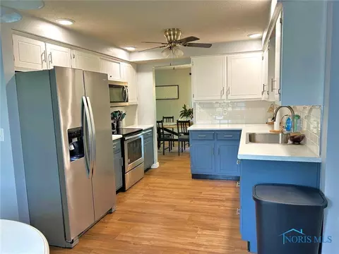 Kitchen - 726 Crestview Ave, Bryan, OH 43506 photo 2 of 3