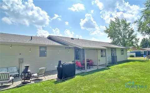 Exterior - 726 Crestview Ave, Bryan, OH 43506 photo 1 of 2