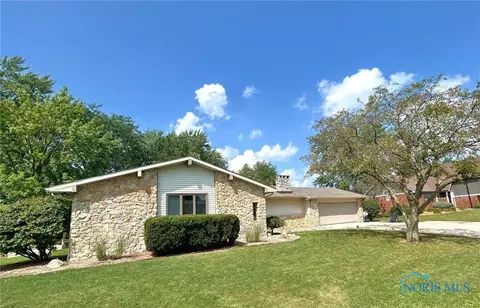 Exterior - 726 Crestview Ave, Bryan, OH 43506 photo 2 of 2