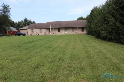1426 S Lathrop Rd, Swanton, OH 43558