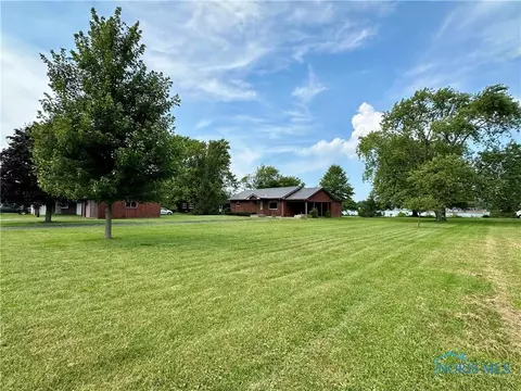 8109 Titus Rd, Oak Harbor, OH 43449