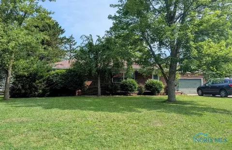 202 Hawthorn Dr, Archbold, OH 43502