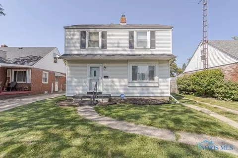 5061 Hallgate Ave, Toledo, OH 43612