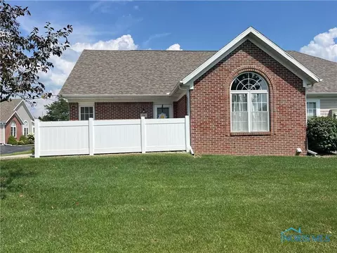 94 Summerfield Blvd, Bowling Green, OH 43402
