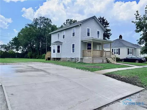 1120 Carbon St, Fremont, OH 43420