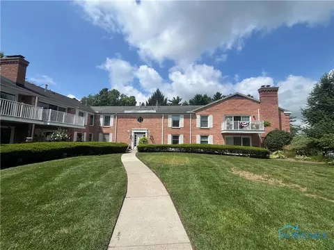 5679 Monroe St #218, Sylvania, OH 43560
