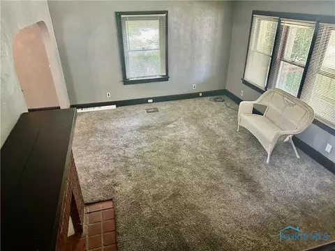 2026 Clinton St, Toledo, OH 43607 photo 6