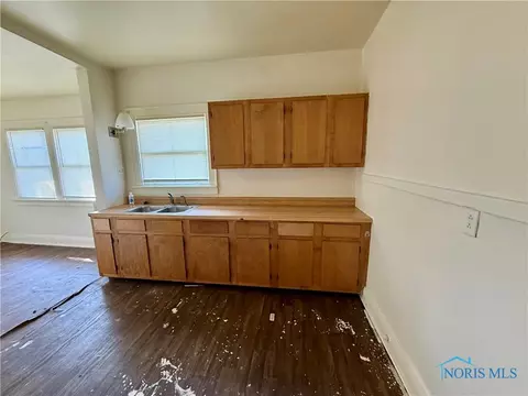 2042 Joffre Ave, Toledo, OH 43607 photo 9