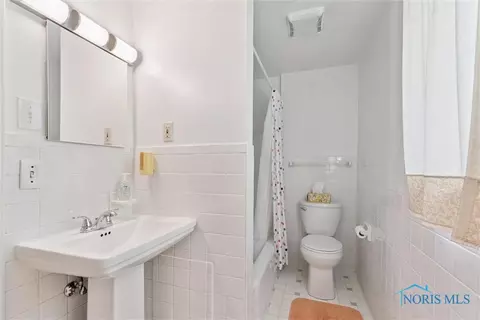 1749 Hamilton St, Toledo, OH 43607 photo 25