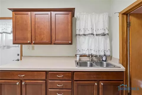 1749 Hamilton St, Toledo, OH 43607 photo 14