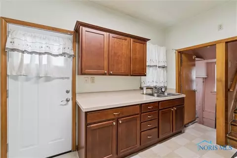 1749 Hamilton St, Toledo, OH 43607 photo 15