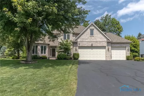 9024 Cedar Bend Rd, Sylvania, OH 43560
