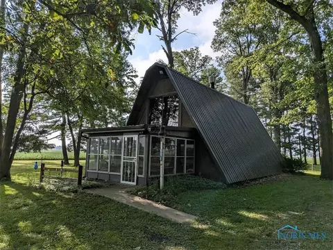 U496 County Road 8, Liberty Center, OH 43532