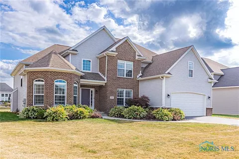 2849 Woods Edge Rd, Perrysburg, OH 43551