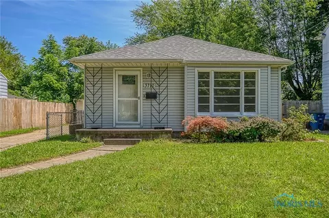 3710 Torrance Dr, Toledo, OH 43612