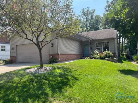 2951 Oxbridge Dr, Toledo, OH 43614