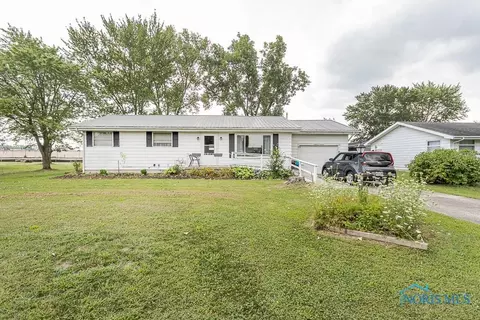 1819 Maumee Dr, Defiance, OH 43512